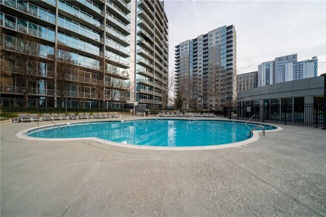 Building Photo - 44 Peachtree Pl NE