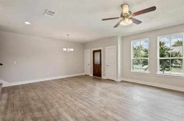Building Photo - 204 Emma Dr