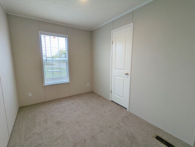 Building Photo - 710 Oregon St