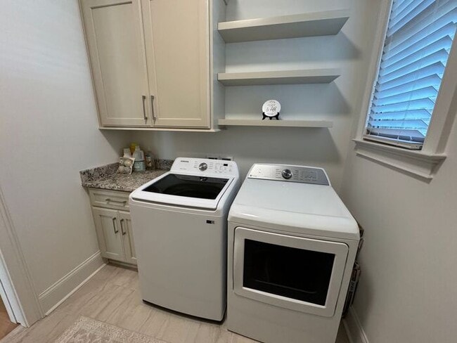 Building Photo - Rare rental opportunity in gated McMullen Cove community
