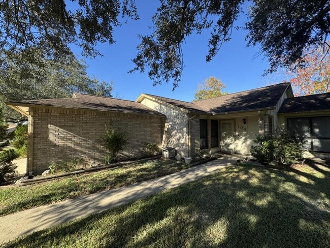 Building Photo - 104 Ridgewood Dr