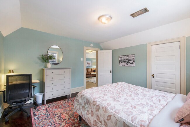 Building Photo - 514 Glenwood Ave SE