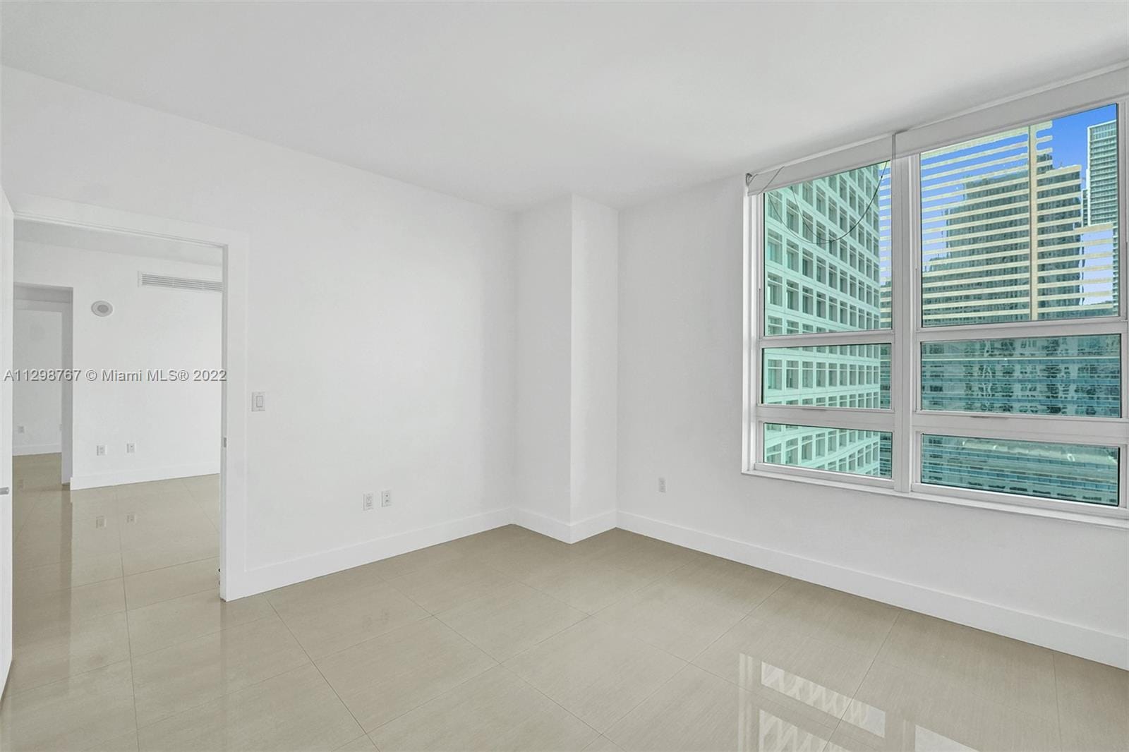 Building Photo - 950 Brickell Bay Dr