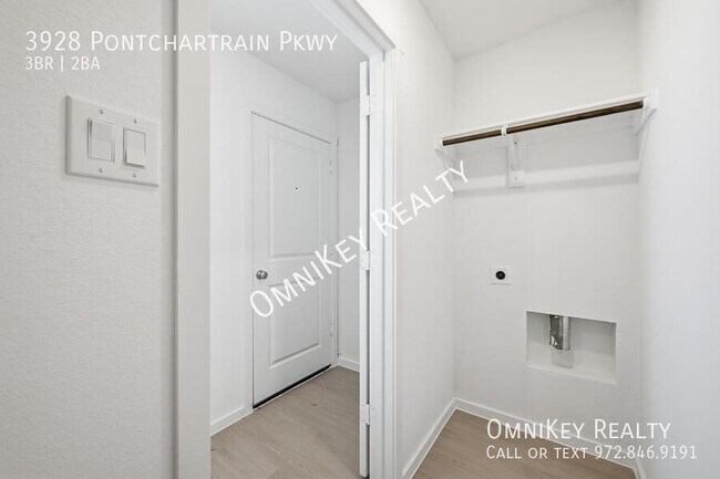 Building Photo - 3928 Pontchartrain Pkwy