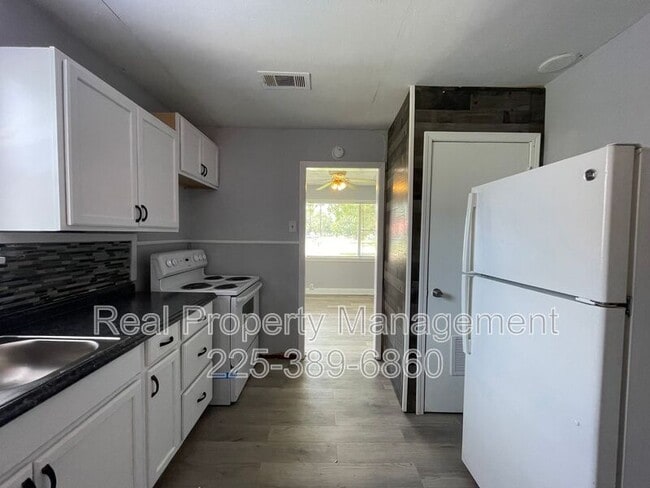 Building Photo - 6822 Merrydale Ave