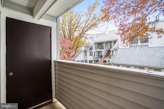 Building Photo - 1603 Carriage House Terrace