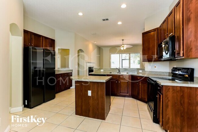 Building Photo - 86353 Sand Hickory Trail