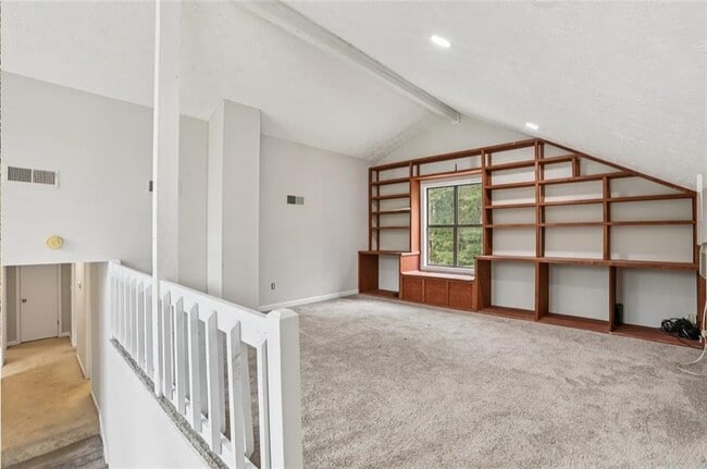 Building Photo - 270 St Simon's Cove