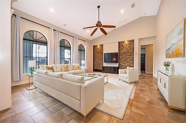 Building Photo - 7415 Pointe Venezia Dr