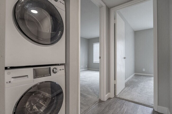 Building Photo - Danville Park Apartments