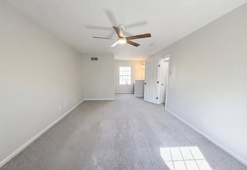 Building Photo - 1379 Gumbert Dr