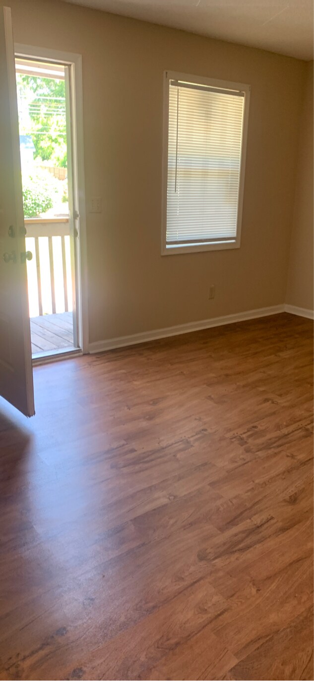 Building Photo - 5470 Shattalon Dr