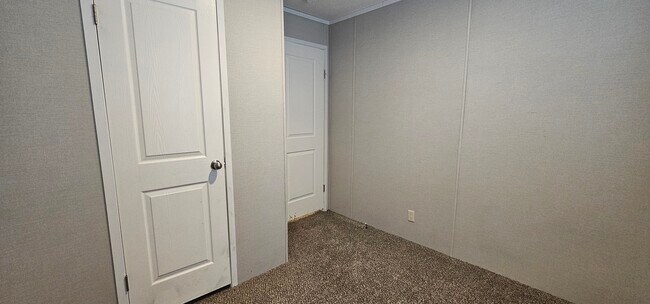 Building Photo - 154 Birch Ct