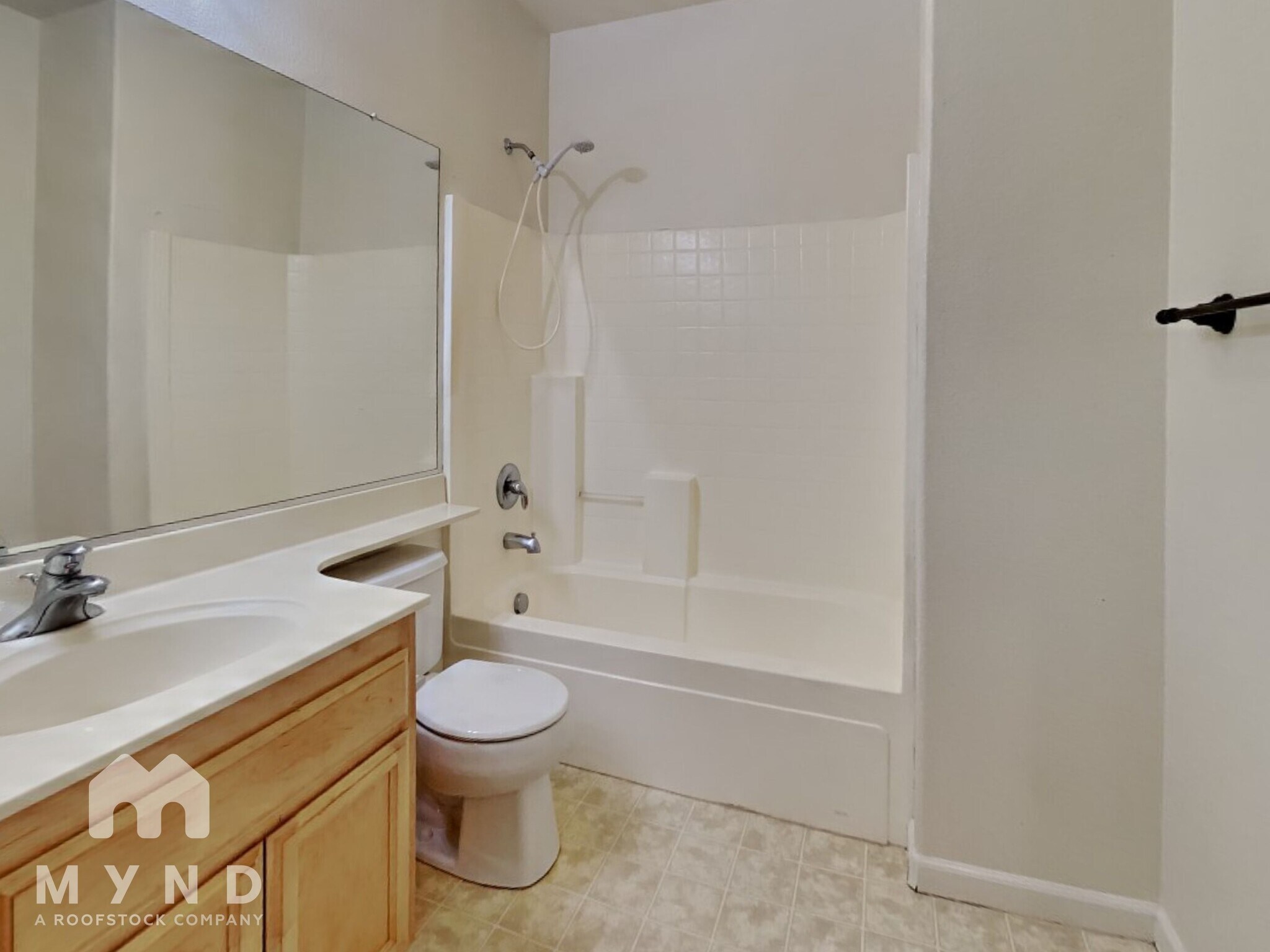 Building Photo - 10114 Upshaw Way