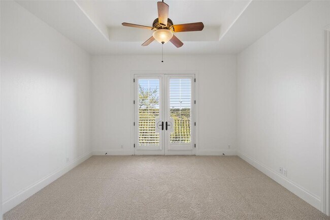 Building Photo - 4805 Mirador Dr