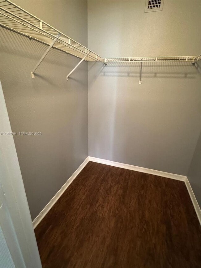 Building Photo - 231 SW 116th Ave