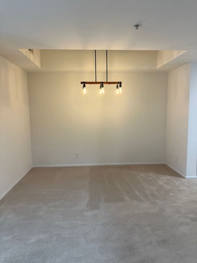 Building Photo - 620 S Gramercy Pl