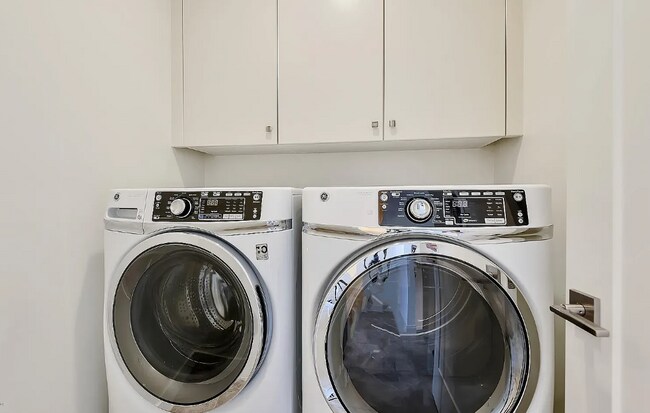 Building Photo - 6850 E McDowell Rd