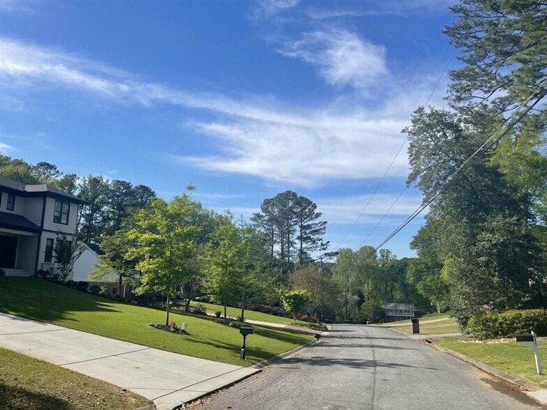 Building Photo - 3561 Duberry Ct NE