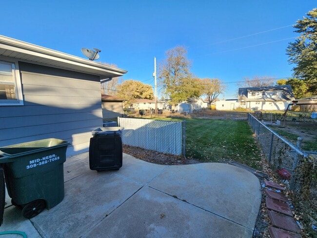 Building Photo - 1115 N Sherman Ave