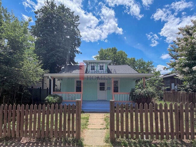 Building Photo - 802 Elliott Ave