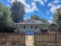 Building Photo - 2Bed/1bath Belmont Bungalow