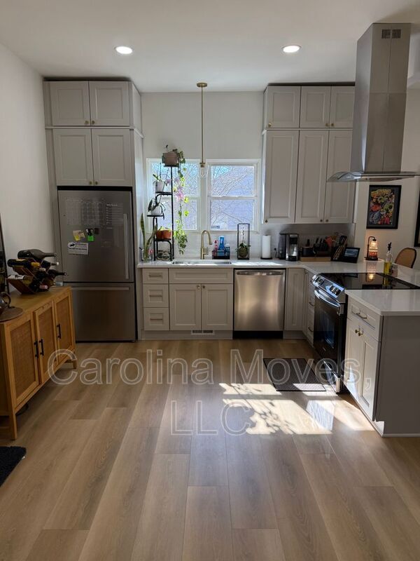 Building Photo - 6 10th St