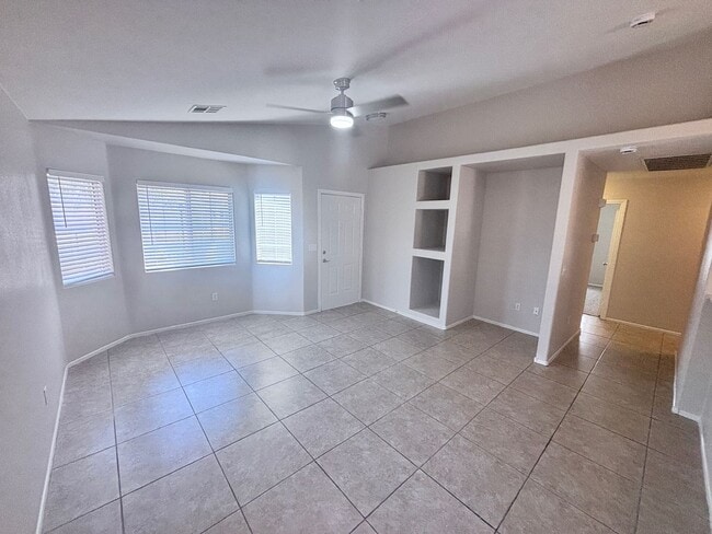 Building Photo - GREAT SINGLE STORY WITH 3 BEDS & 2 BATHS IN GATED COMMUNITY!