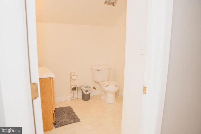 Building Photo - 6902 Tower of London Dr