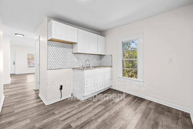 Building Photo - 1209 19th Pl SW