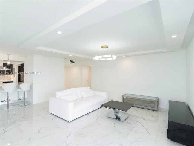 Building Photo - 19707 Turnberry Way