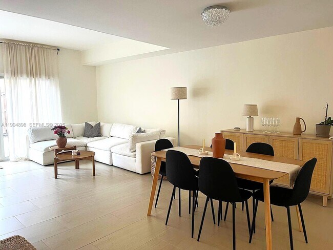 Building Photo - 14305 SW 57th Ln