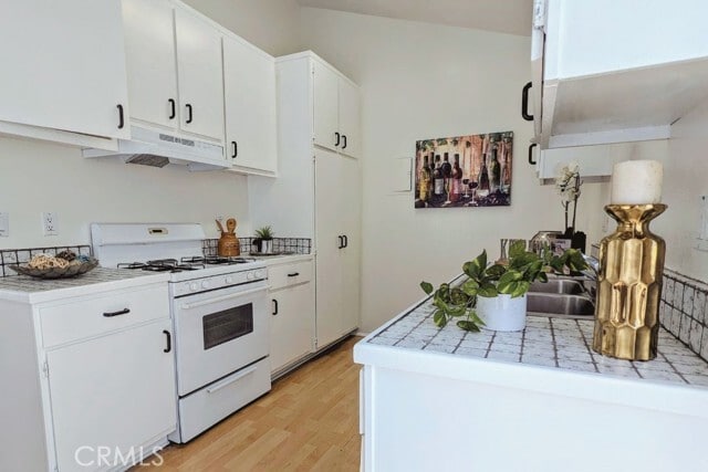 Building Photo - 1230 Cabrillo Park Dr