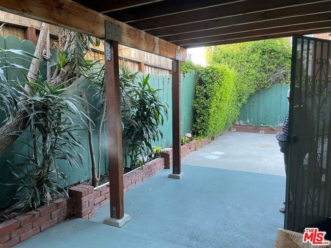 Building Photo - 1516 Talmadge St