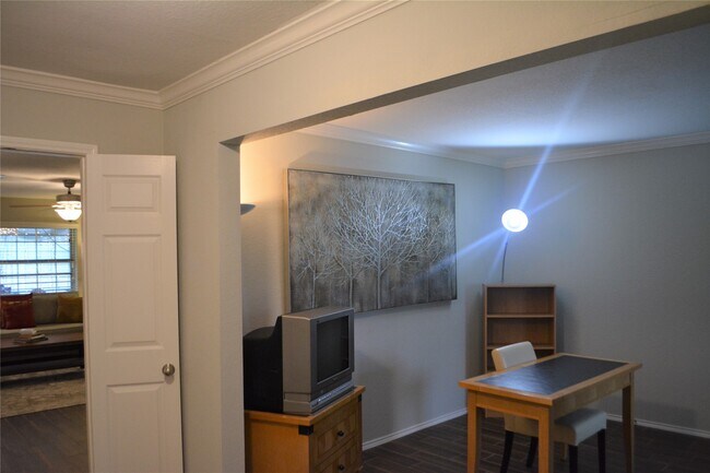 Building Photo - 5402 Queensloch Dr