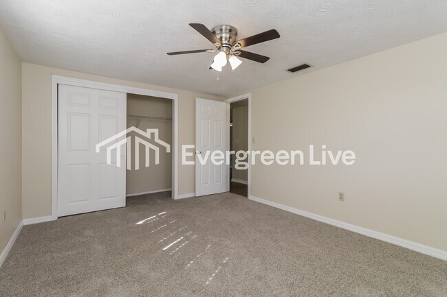 Building Photo - 3537 Seffner Dr