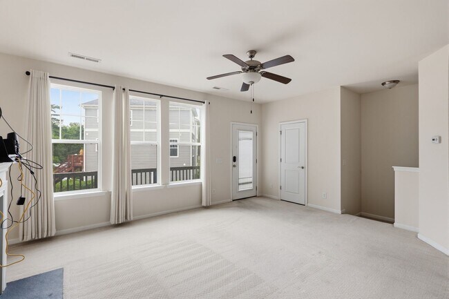 Building Photo - 4bd 3.5bath TWH close to LoSo, South End, Uptown, NoDa