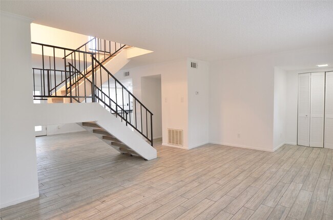 Building Photo - 2372 Triway Ln