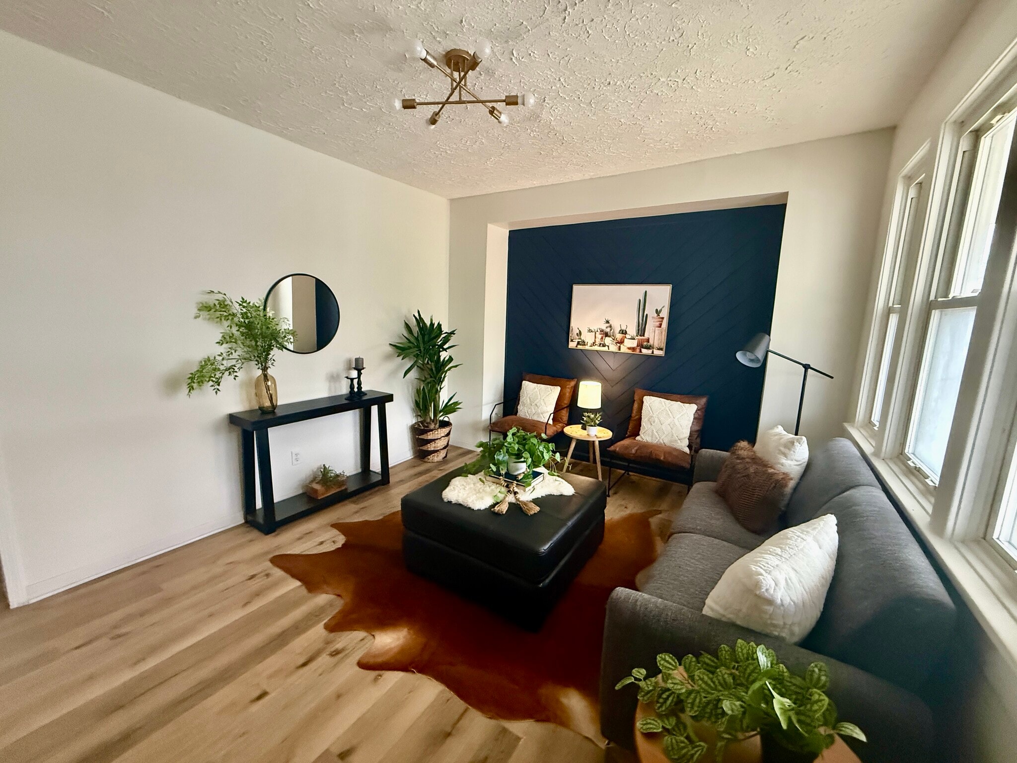 Building Photo - 130 E Woodrow Ave