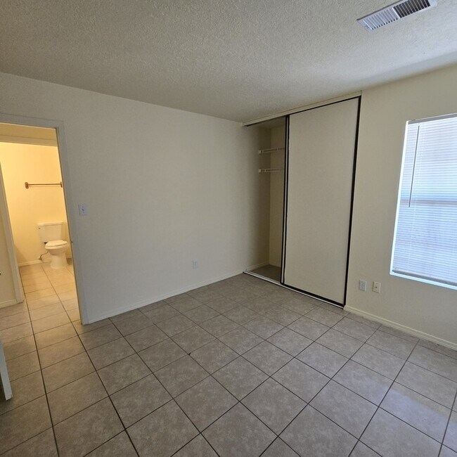 Building Photo - 1489 Gadwall Rd NE