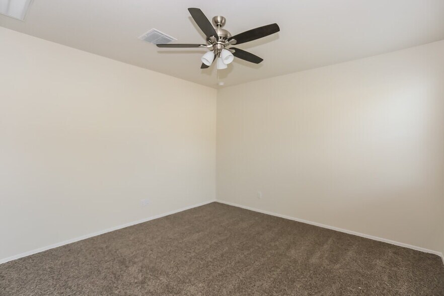 Building Photo - 7660 W Florence Ave