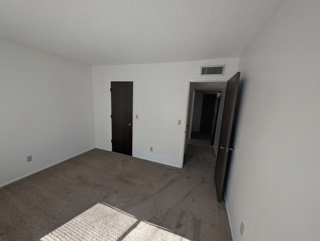 Building Photo - R317