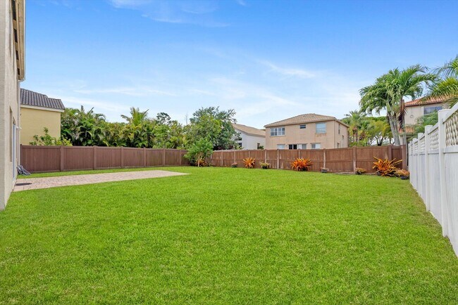 Building Photo - 9825 Scribner Ln