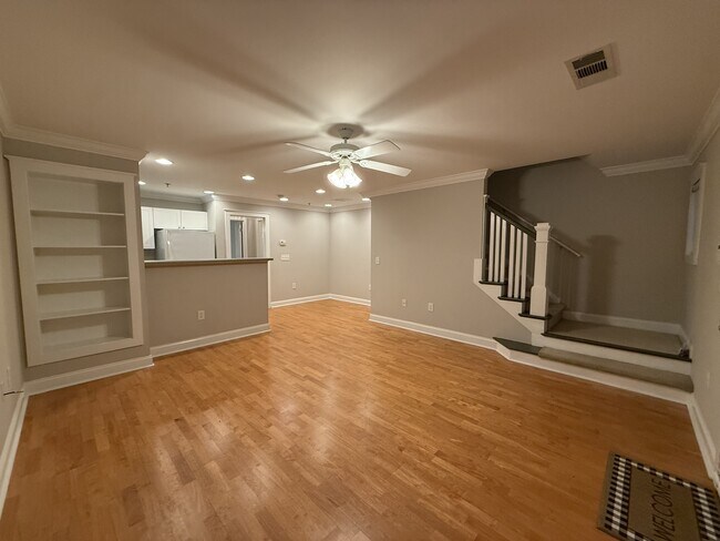 Building Photo - 490 S Barnett Shoals Rd
