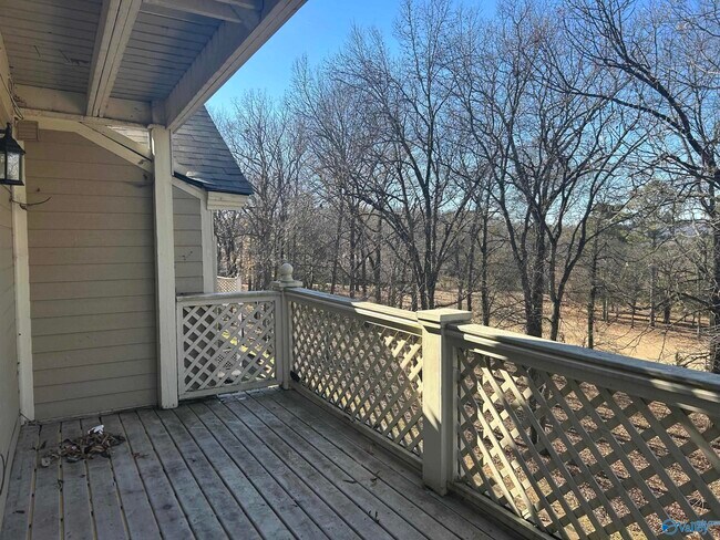 Building Photo - 2012 Fairway Hills Dr