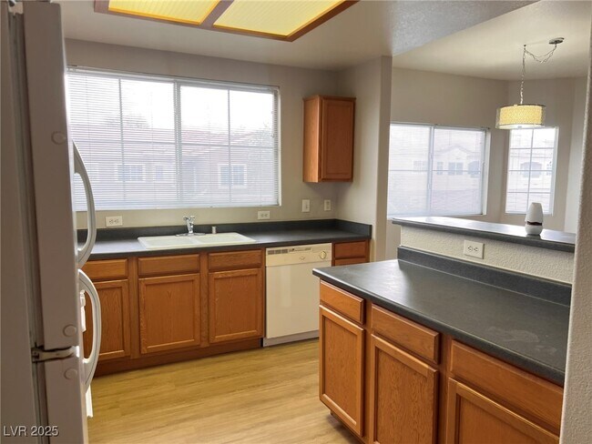 Building Photo - 833 Aspen Peak Loop