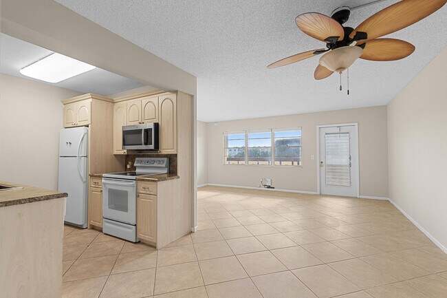 Building Photo - 3013 Wolverton E