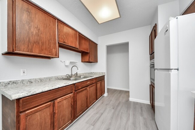 Building Photo - 4710 Lotus St
