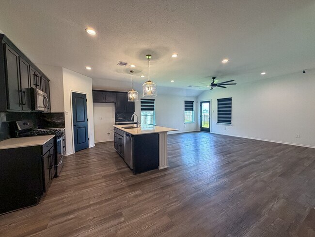 Building Photo - 3101 Emerald Ocean Dr