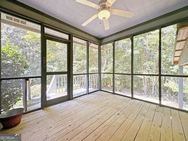 Building Photo - 10200 Rivertown Rd
